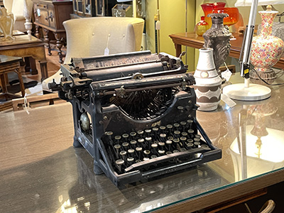  antique typewriter